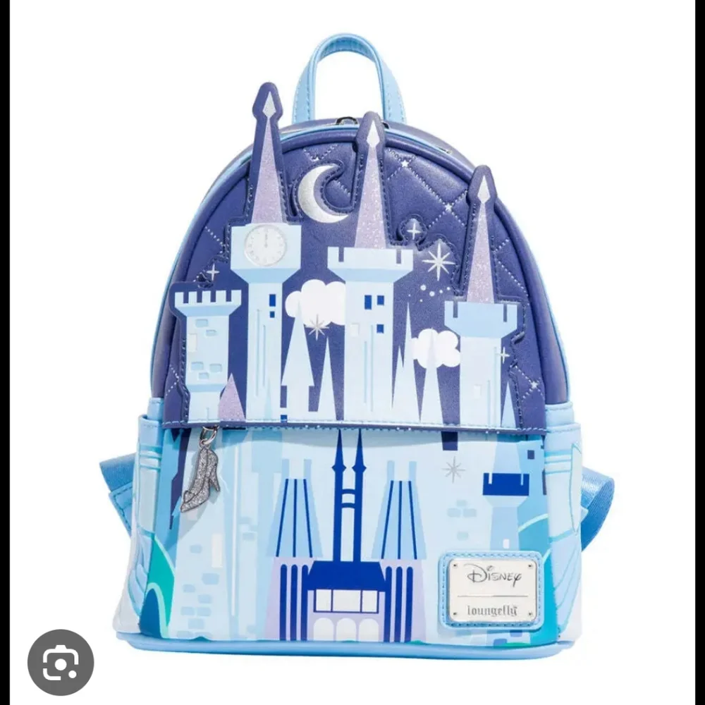 Loungefly Exclusive glow in the dark cinderella castle backpack - Picture 1 of 8